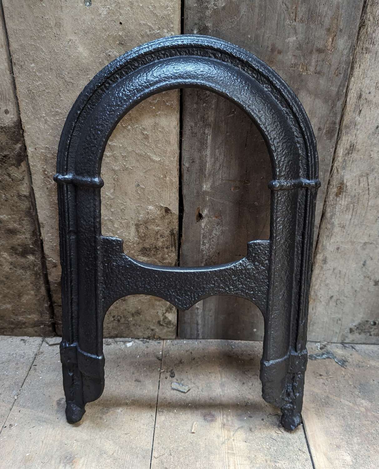 M1906 A RECLAIMED EARLY VICTORIAN CAST IRON BOOT SCRAPER C.1849-50