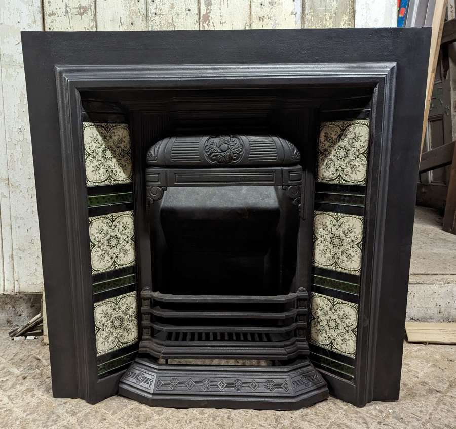 FI0090 A RECLAIMED REPRODUCTION CAST IRON AGNEWS TILED FIRE INSERT