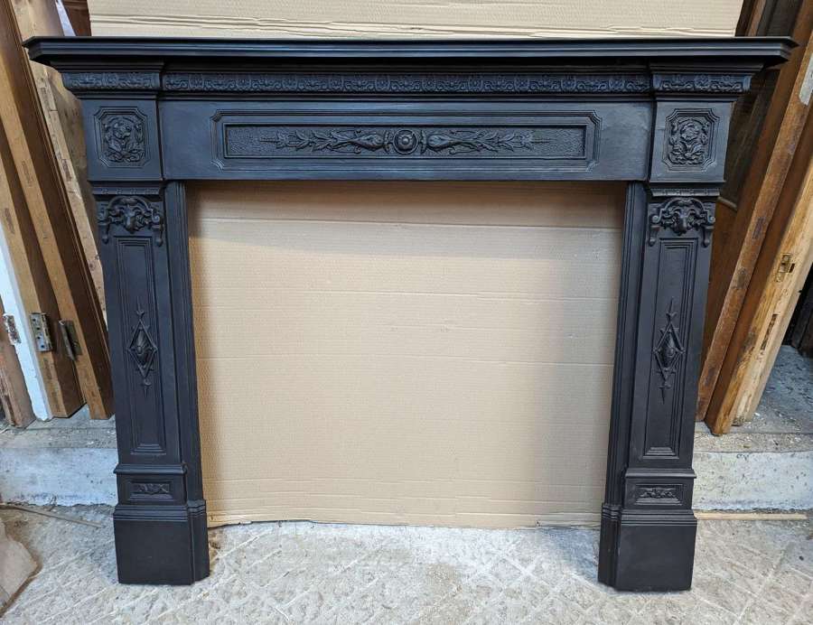 FS0302 A LARGE ELEGANT RECLAIMED REPRODUCTION CAST IRON FIRE SURROUND