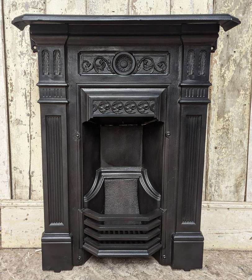 FC0200 A RECLAIMED LATE VICTORIAN CAST IRON BEDROOM COMBINATION FIRE