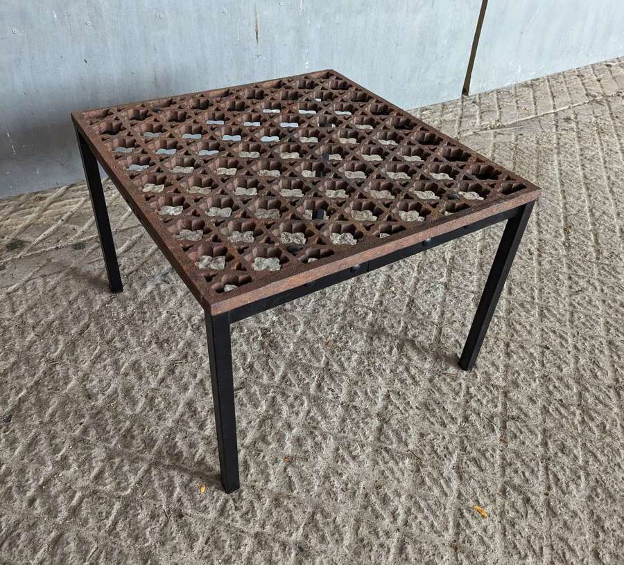 M1979 COFFEE TABLE MADE USING A DECORATIVE RECLAIMED CAST IRON GRILLE