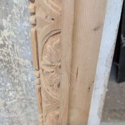 FS0386 AN ELEGANT RECLAIMED VICTORIAN STRIPPED PINE CARVED FIRE SURROUND