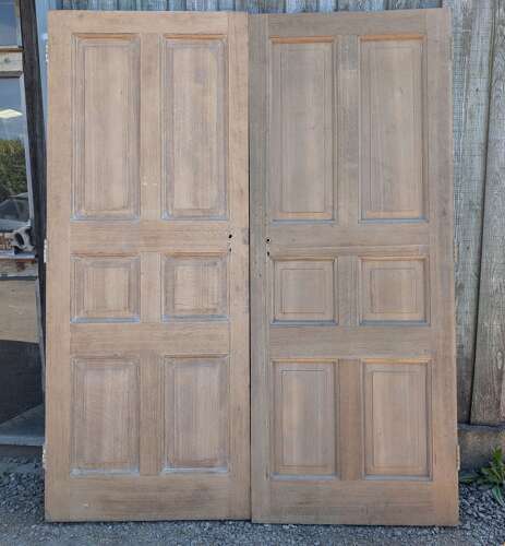 DP0540 TWO HANDSOME RECLAIMED 6 PANEL OAK DOORS CAN BE USED AS A PAIR