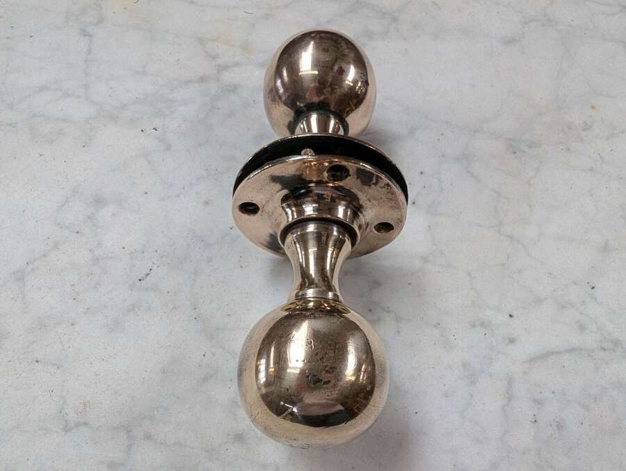 M2092 A PAIR OF RECLAIMED ANTIQUE VICTORIAN ROSE BRONZE BALL DOOR KNOBS