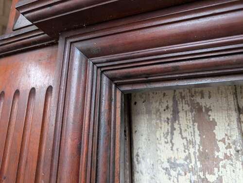 FS0402 AN ELEGANT RECLAIMED ANTIQUE MAHOGANY FIRE SURROUND
