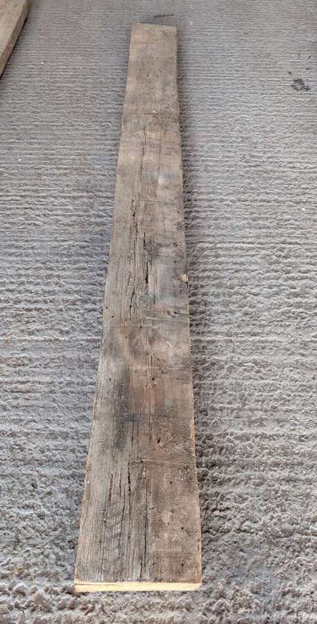 M2126 A CHARACTERFUL RECLAIMED ELM BEAM FOR PROJECT