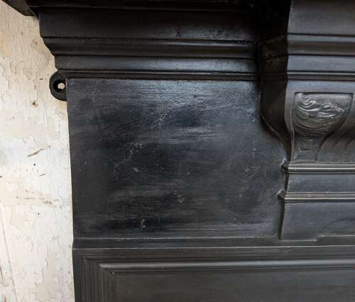 FS0442 A LARGE ELEGANT RECLAIMED ANTIQUE CAST IRON FIRE SURROUND C.1900