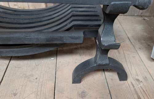 FB0189 A RECLAIMED CAST IRON SWANS NEST FIRE BASKET & LARGE FIRE DOGS