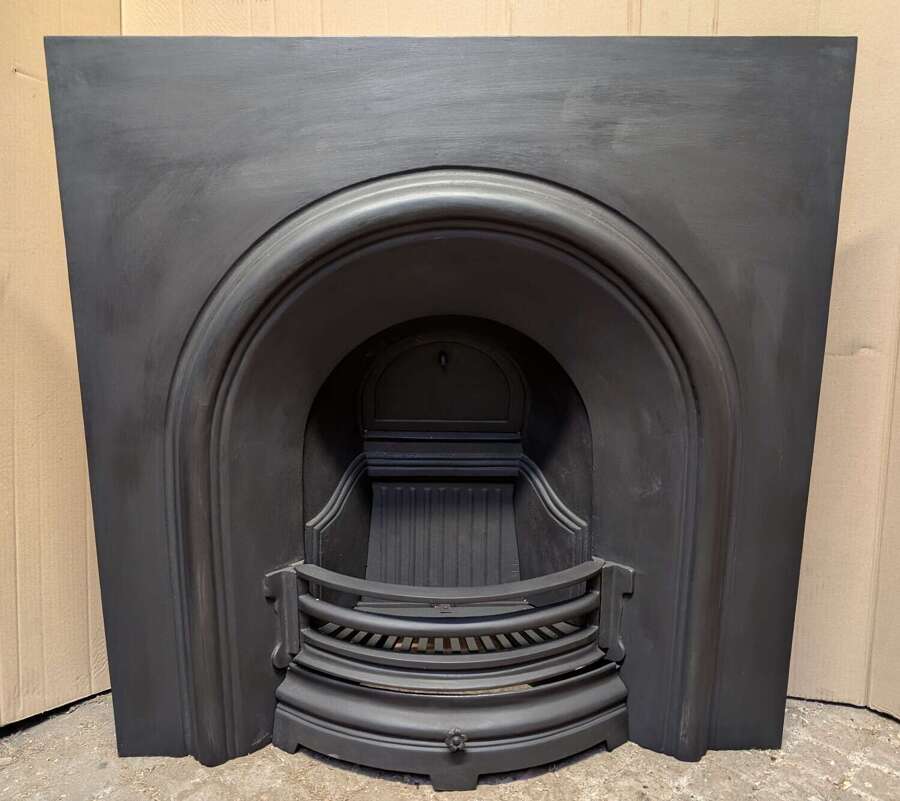 FI0121 A RECLAIMED REPRODUCTION ARCHED CAST IRON FIRE INSERT