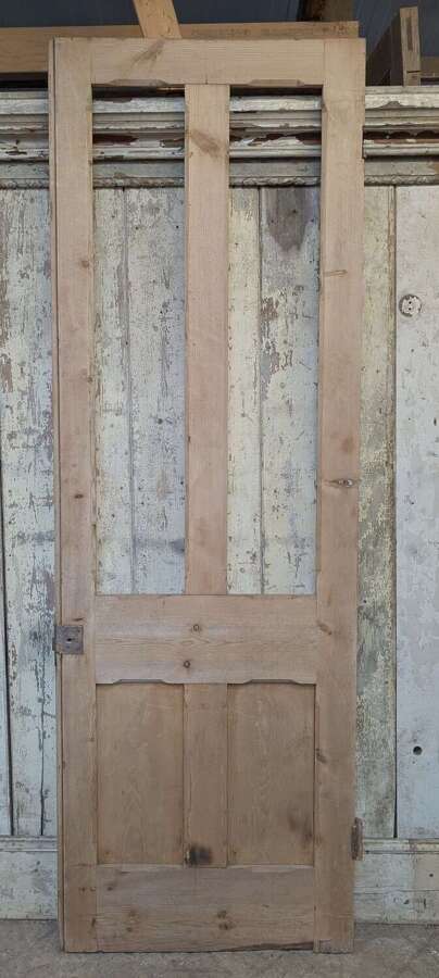 DI1040 A TALL RECLAIMED 4 PANEL STRIPPED PINE INTERNAL DOOR