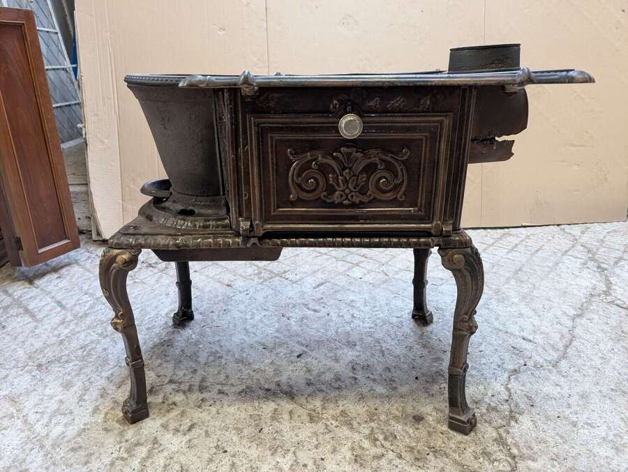 M2235 A RECLAIMED GODIN BRUXELLES ENAMEL COAL STOVE C. 1900 IDEAL PROP / DECOR