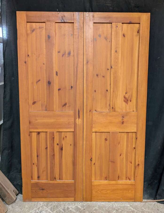 DP0573 TWO RECLAIMED 4 PANEL PINE INTERNAL DOORS FOR USE AS PAIR