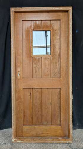 DE1052 A RECLAIMED MODERN OAK EXTERNAL / FRONT DOOR AND FRAME WITH GLAZED PANEL