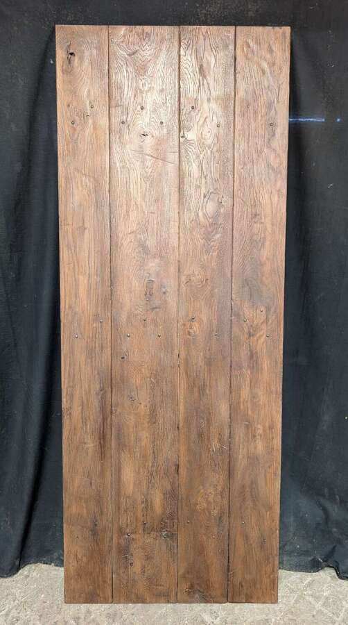 DI1119 A RUSTIC STYLE INTERIOR OAK PLANK DOOR WITH AGED NEW OAK