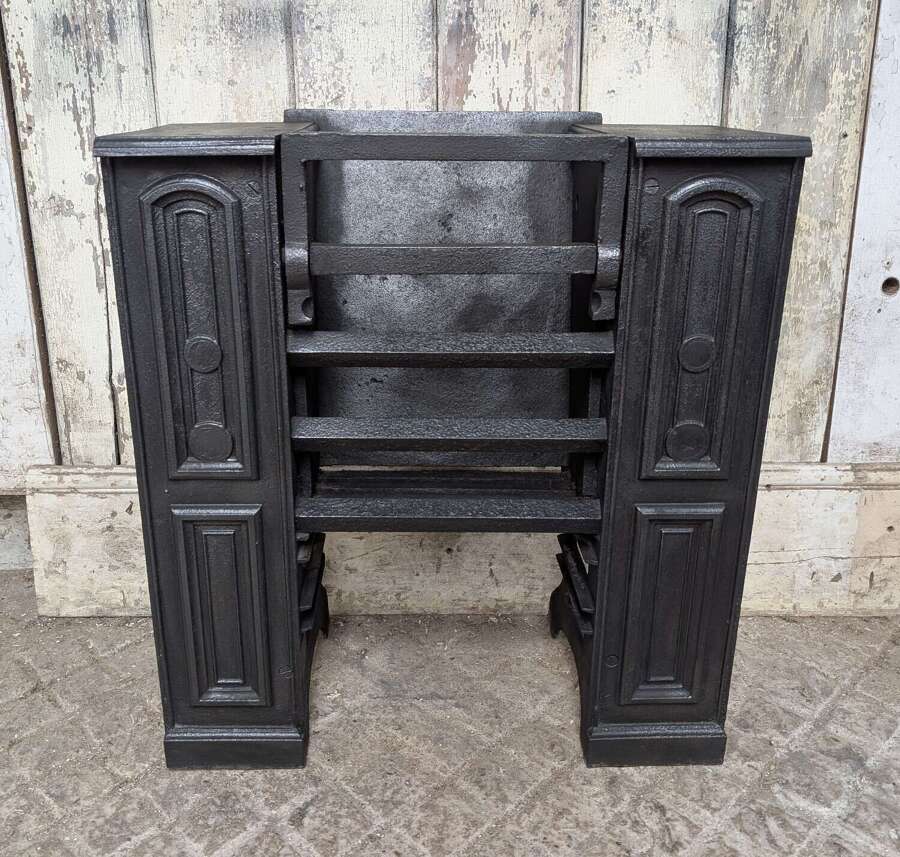 FB0216 A RECLAIMED VICTORIAN "HOUSEKEEPERS" CAST IRON HOB GRATE FIRE
