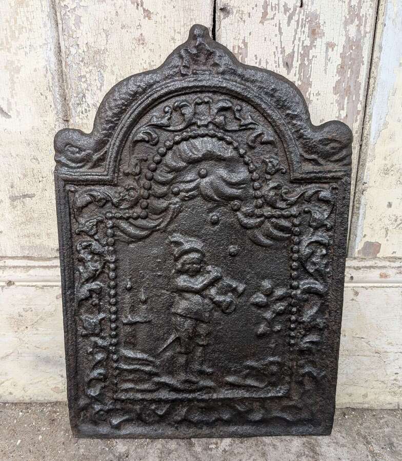 FB0218 A RECLAIMED DECORATIVE ORIGINAL ANTIQUE CAST IRON FIRE BACK