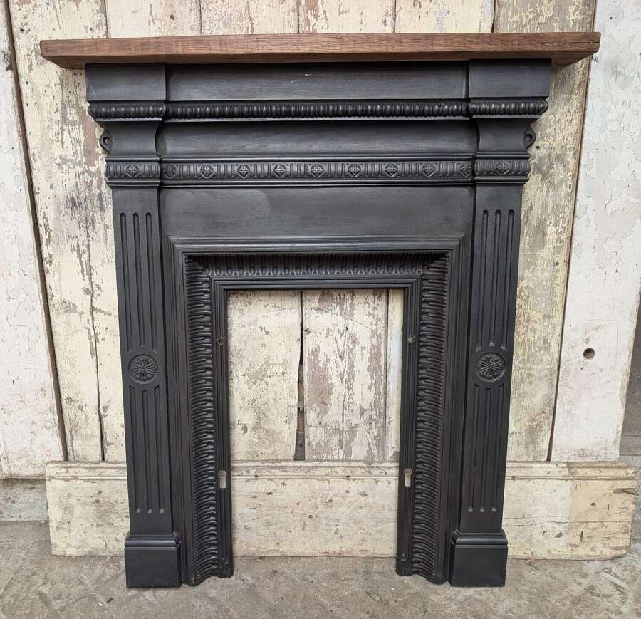 FF0029 RECLAIMED CAST IRON BEDROOM FIRE FRONT / INSERT / SURROUND OAK MANTEL