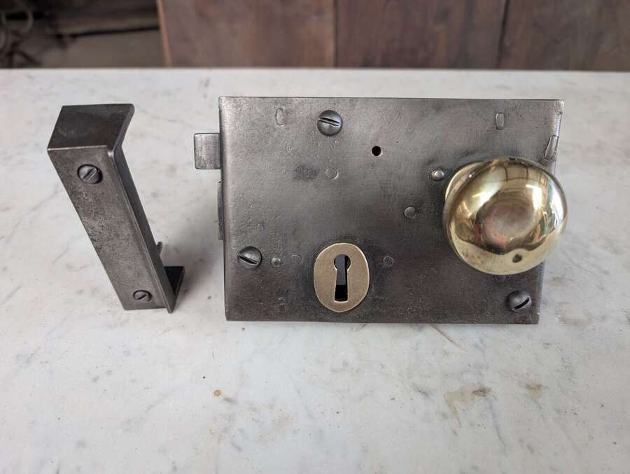 M2367 A RECLAIMED ANTIQUE IRON RIM LOCK / KEEP / HANDLES INTERNAL USE LEFT HAND