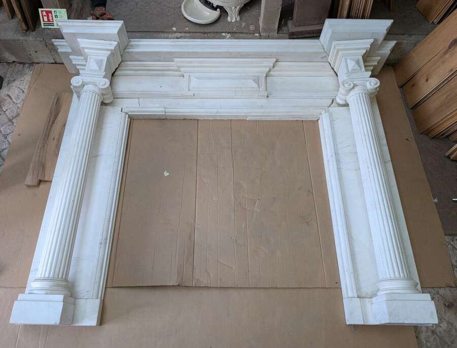 FS0479 AN IMPRESSIVE RECLAIMED NEO-CLASSICAL STYLE CHESNEYS MARBLE FIRE SURROUND