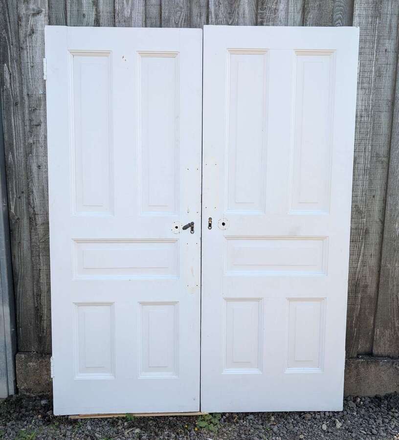 DP0582 TWO MATCHING STANDARD SIZE 5 PANEL PINE DOORS COULD BE USED TO MAKE PAIR