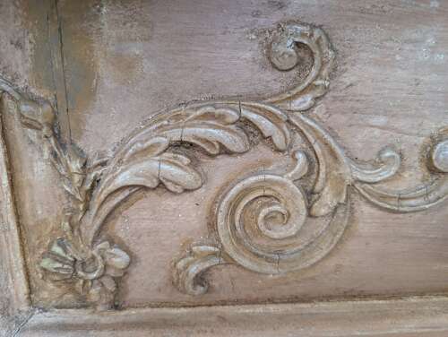 FS0480 A LARGE ORNATE RECLAIMED PINE AND GESSO FIRE SURROUND C.1920