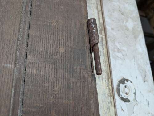 DB0798 A RECLAIMED SOLID OAK INTERNAL / EXTERNAL DOOR
