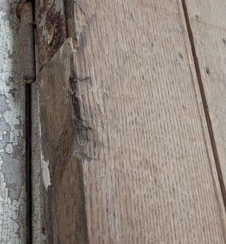 DB0798 A RECLAIMED SOLID OAK INTERNAL / EXTERNAL DOOR