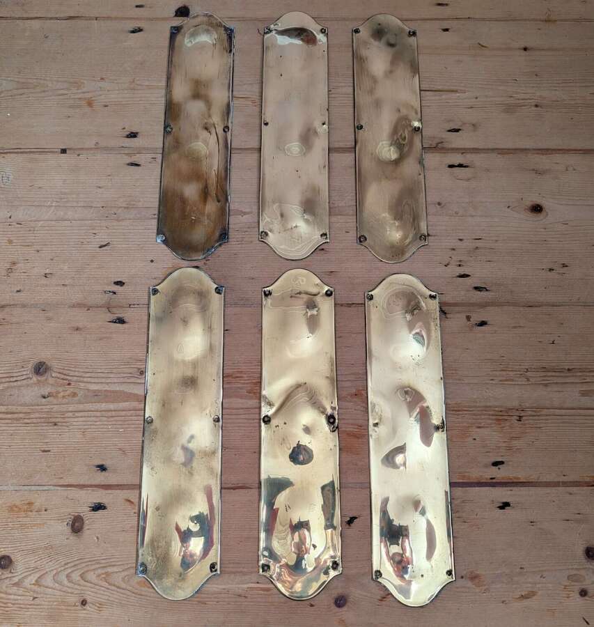 M2392 A SET OF SIX RECLAIMED EDWARDIAN BRASS FINGER PLATES